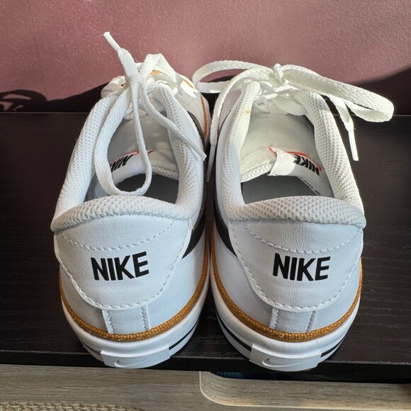 LIKE NEW Nike Court Legacy Sneakers - Picture 4 of 6